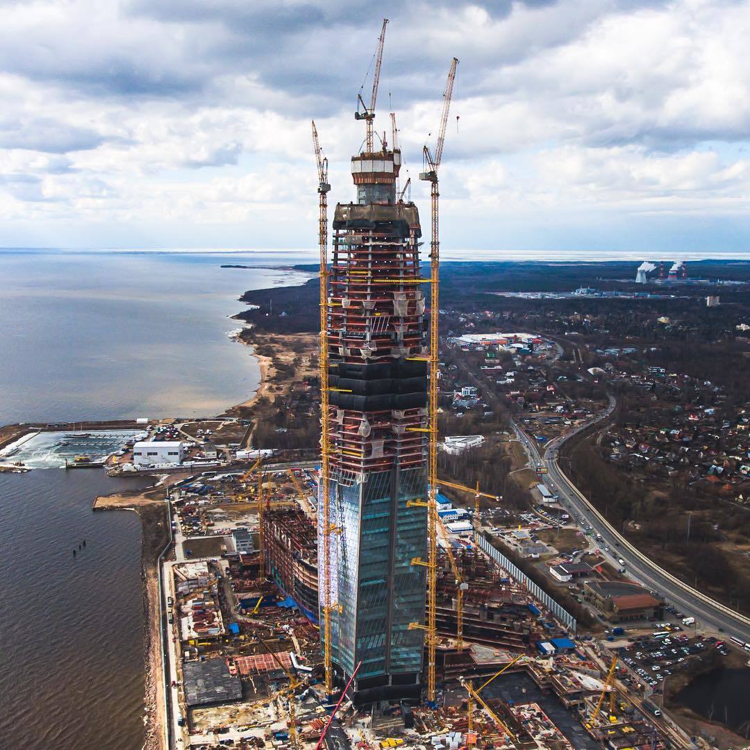 Высотки санкт петербурга. Санкт-Петербург небоскреб Лахта. Лахта стройка в Санкт-Петербурге. Лахта-центр в Санкт-Петербурге стройка. Самое высокое здание Санкт-Петербурга Лахта центр.